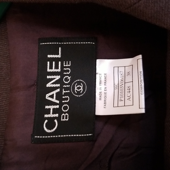 Chanel Vintage blazers & skirts. Final sale no return - Picture 8 of 17